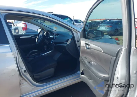 2017 Nissan Sentra S z USA, uszkodzony, nr VIN 3N1AB7AP0HY394848